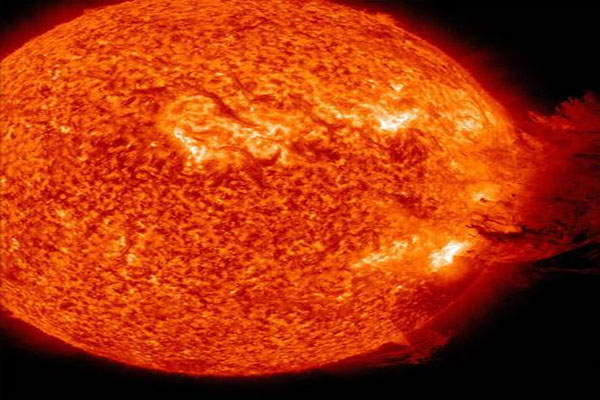 A solar 'superstorm' is coming and we'll only get 30-minute warning