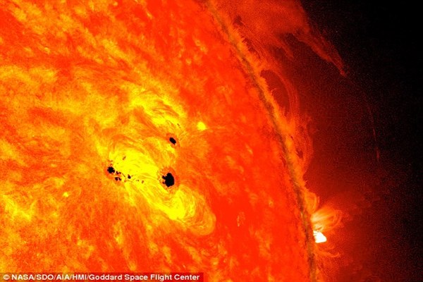 Gigante das manchas solares, que é seis vezes o diâmetro da Terra foi formada em menos de 48 horas - e pode levar a erupções solares