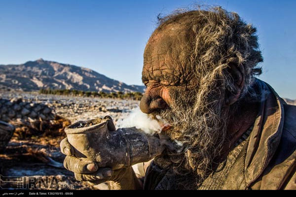 Iranian Man Hasn’t Bathed In 60 years And Enjoys Smoking Animal