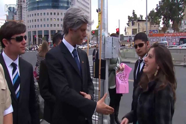 Israeli settlers mock Kerry’s peacemaking with spoof video