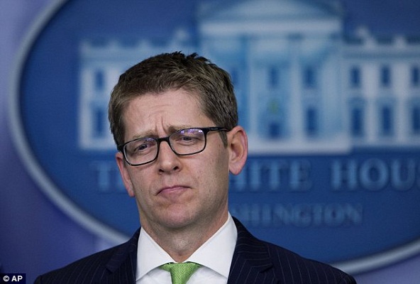 'My mistake and I own up to it' Phoenix reporter reverses course, says White House Press Secretary Jay Carney DOESN'T get daily briefing questions in advance