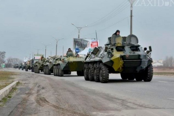 Red Army masses on Ukraine border 80,000 troops and missile launchers spark invasion fear
