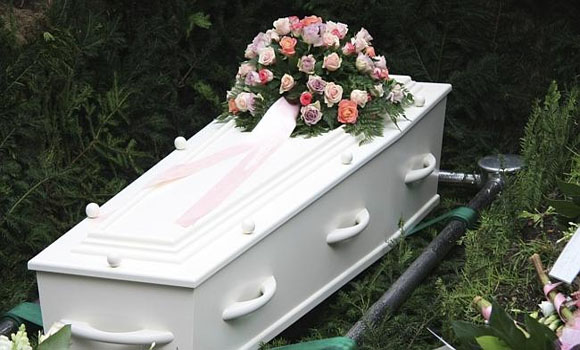 Woman suffocates in her grave as police try to dig her back up