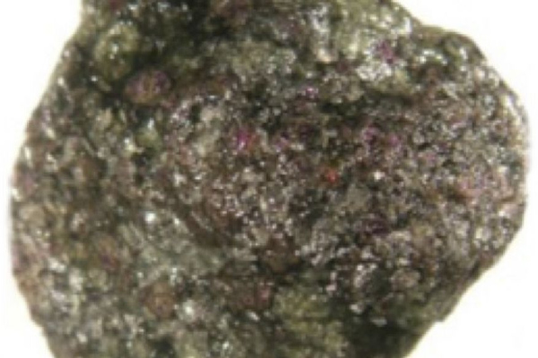Strange Rock from Russia Contains 30,000 Diamonds
