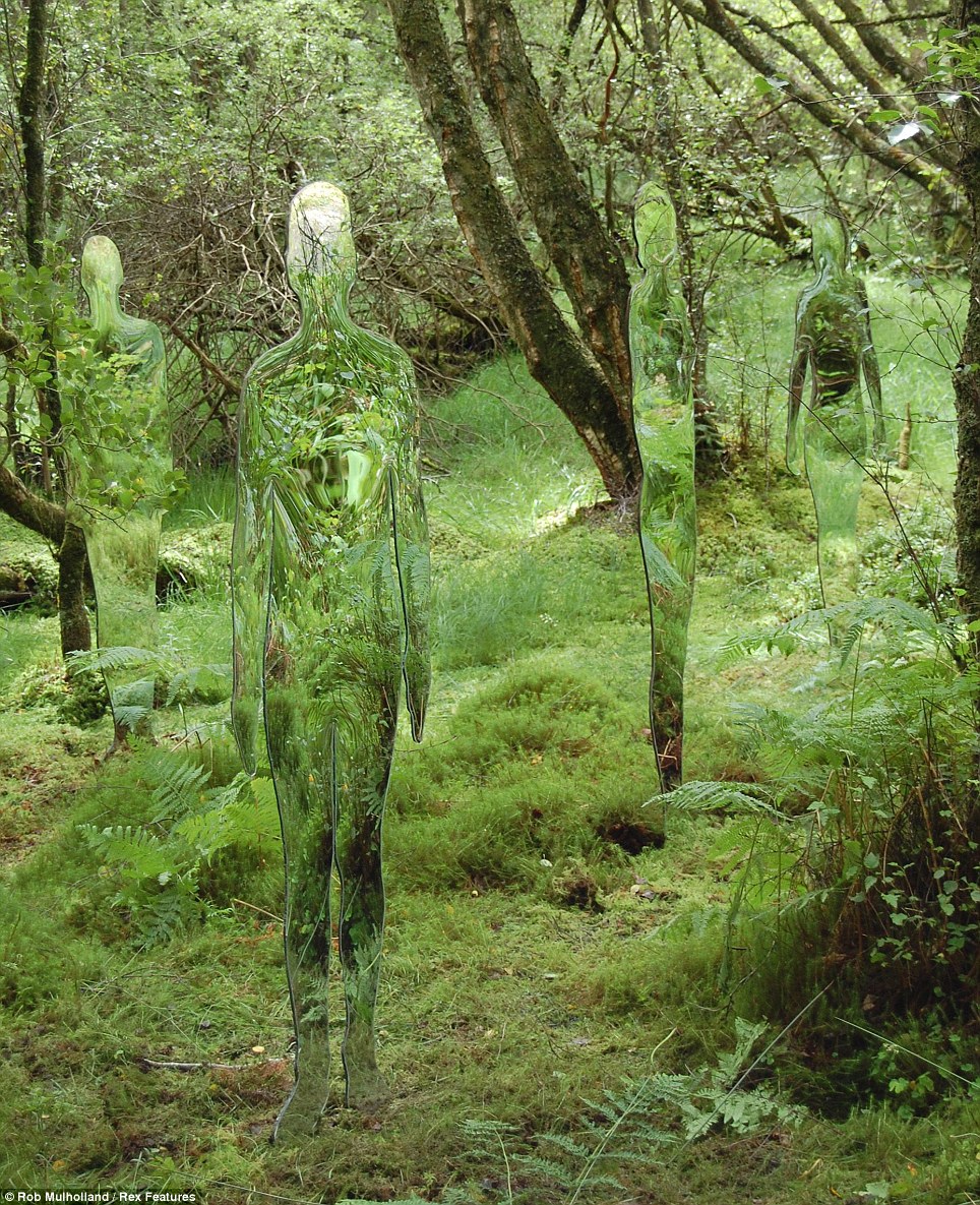 The ‘Predator’ project: Artist creates disturbing mirror sculptures that make human forms blend into their surroundings