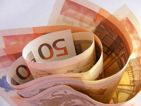Spain Bans Cash