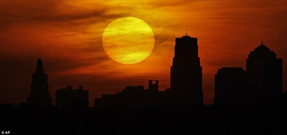 Once in a lifetime: Transit of Venus puts on a spectacular show for the last time until 2117