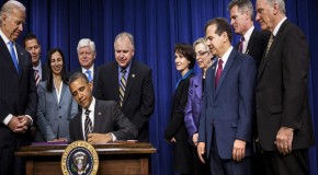 Obama Quietly Passed a Law Making Insider Trading Easier for US Politicians