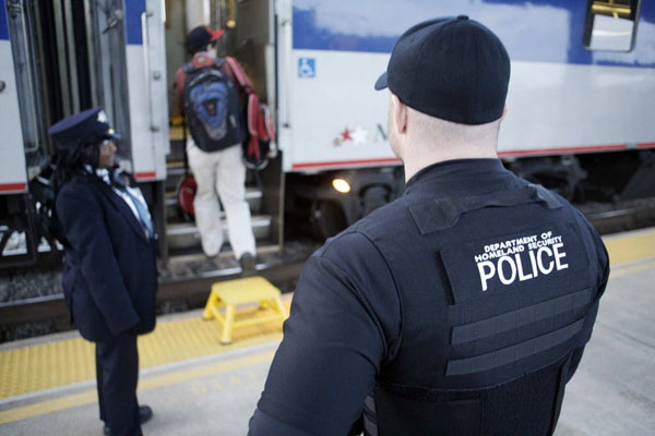 Armed TSA teams now roam in public, conduct “suspicionless searches” on demand
