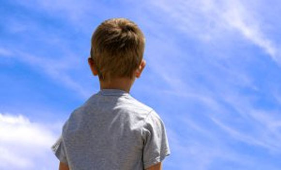 A Child Reports On The Chemtrailed Morning Sky In New Zealand