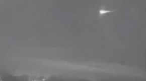 Possible meteor captured flashing across night sky in Iowa