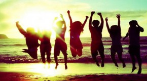 15 Powerful Things Happy People Do Differently