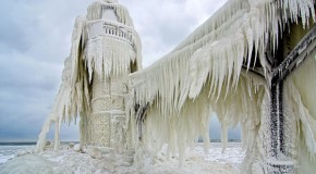 Spectacular Photos of Frozen Lighthouses on Lake Michigan