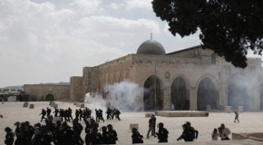 Israeli forces injure 30 Palestinians in al-Aqsa