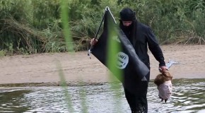 Man Crosses U.S. Border Dressed as ISIS Terrorist, Simulates Beheading