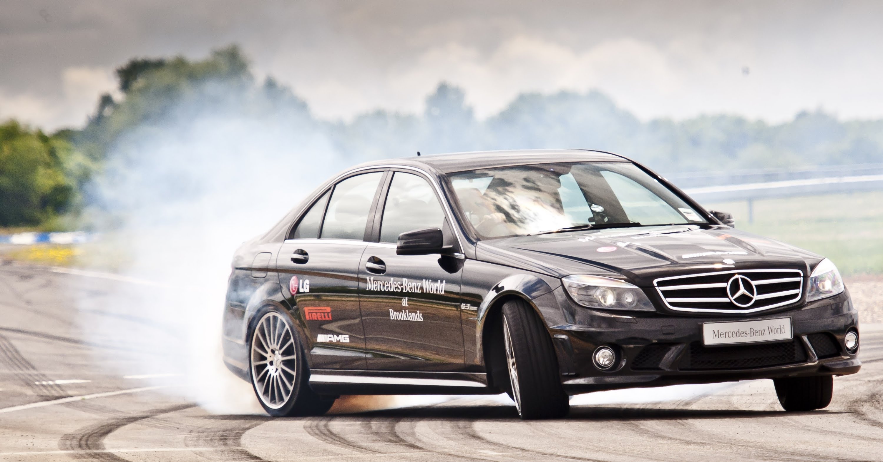 The Longest car drifting Mai / Guinness World Records / Mercedes – Benz C63