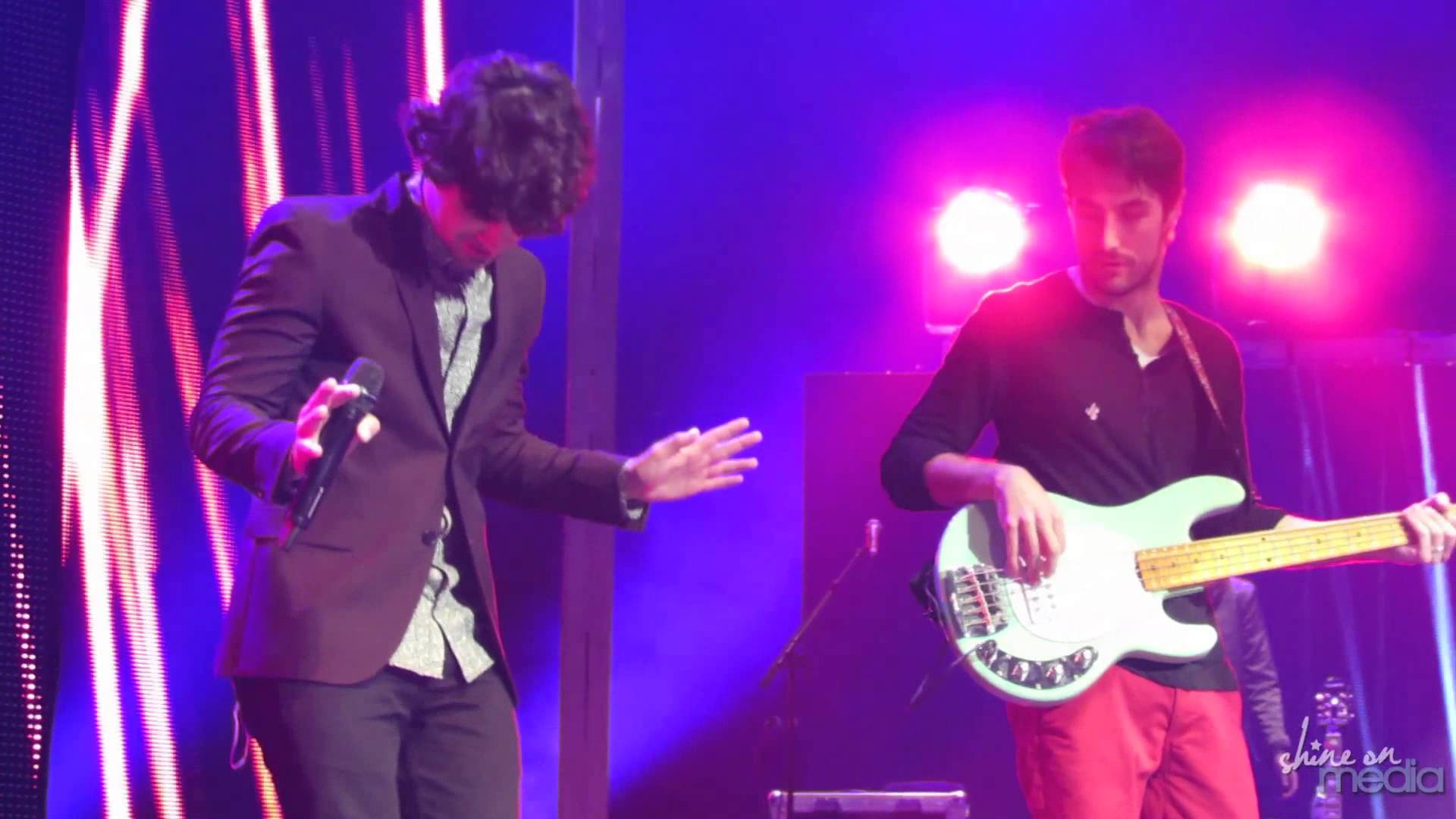 Jonas Brothers – “World War III” at Pantages Night 3