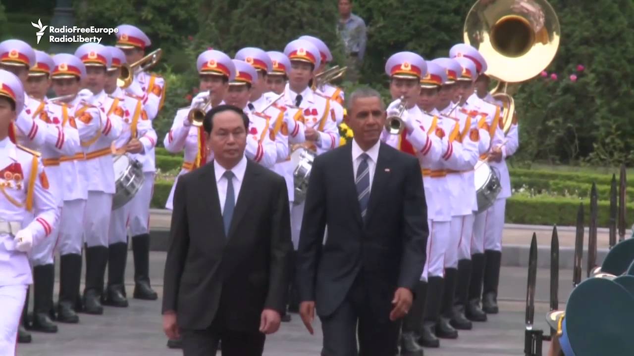 Obama Begins Vietnam Visit