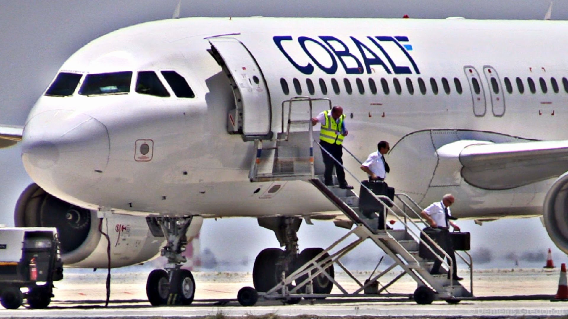 Cobalt Air First A320-233 Landing at Larnaca – NEW AIRLINE –  Plane Spotting / Close views