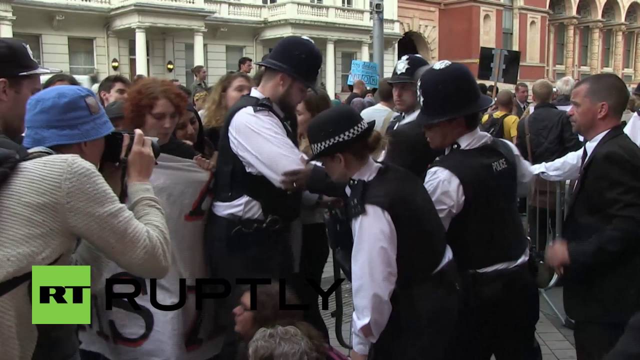 UK: Protesters block Farnborough arms fair reception at London’s Science Museum