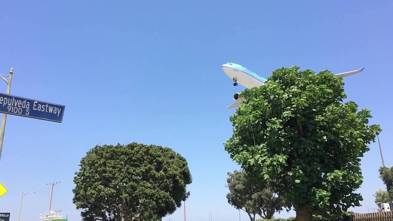 LAX landing with iPhone 6s