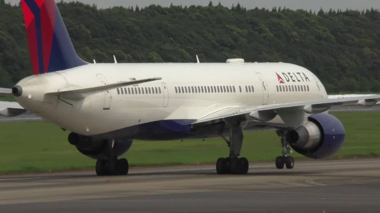 The Delta Airlines Rush at Narita Airport Consecutive Landings with ATC