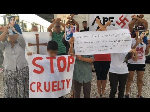 Australia keeps refugees in radio silence
