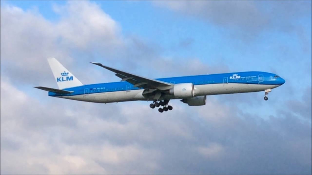 Arrivals EL-Al Airbus A 340 & Delta Boeing 767 -4 “”American Cancer Society Sticker””