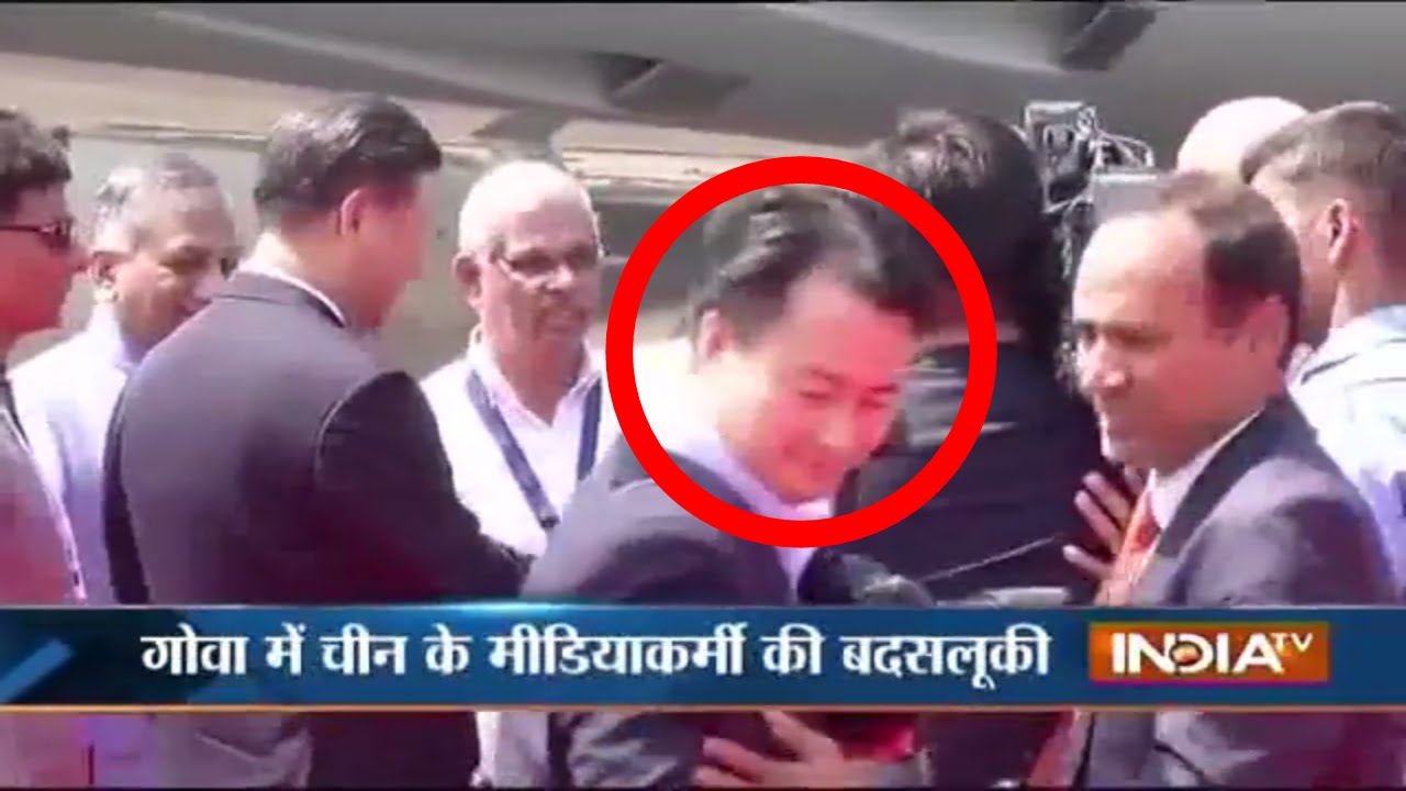 Scuffle Between Chinese Media and Indian Security Officer in BRICS Summit 2016 Goa