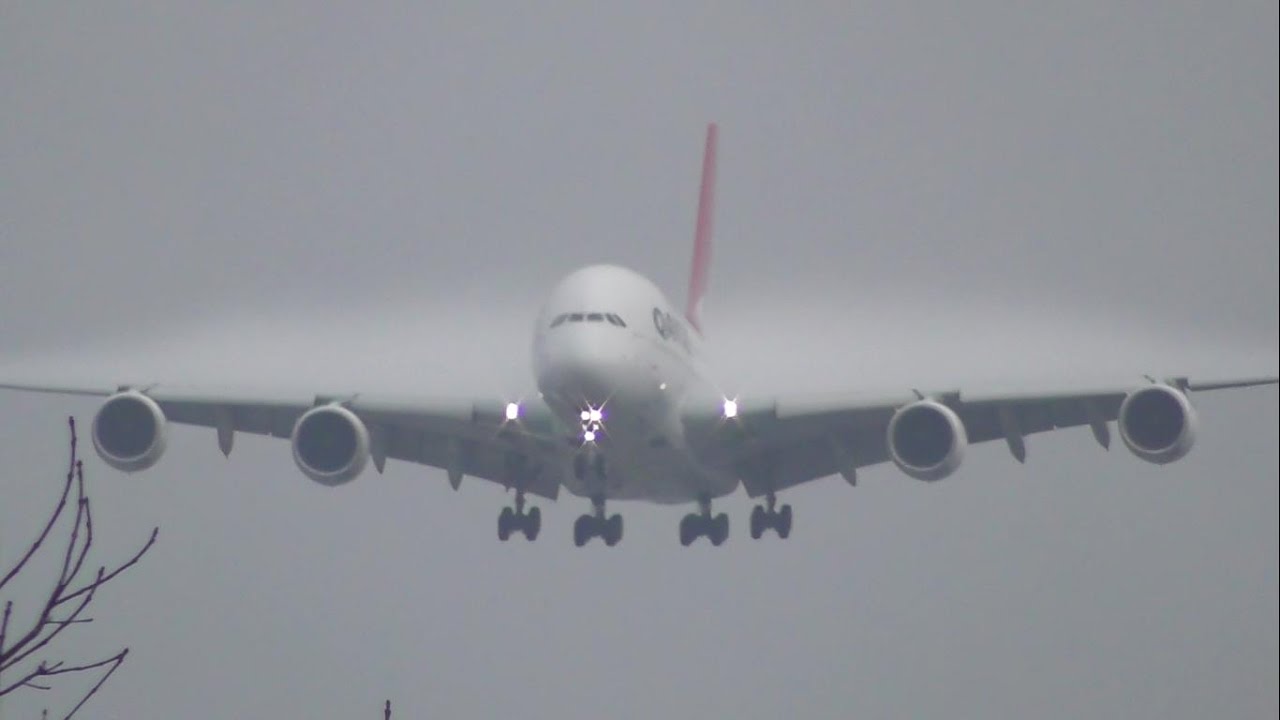 London Heathrow Plane Spotting Runway 27L Arrivals – Mist/Foggy conditions
