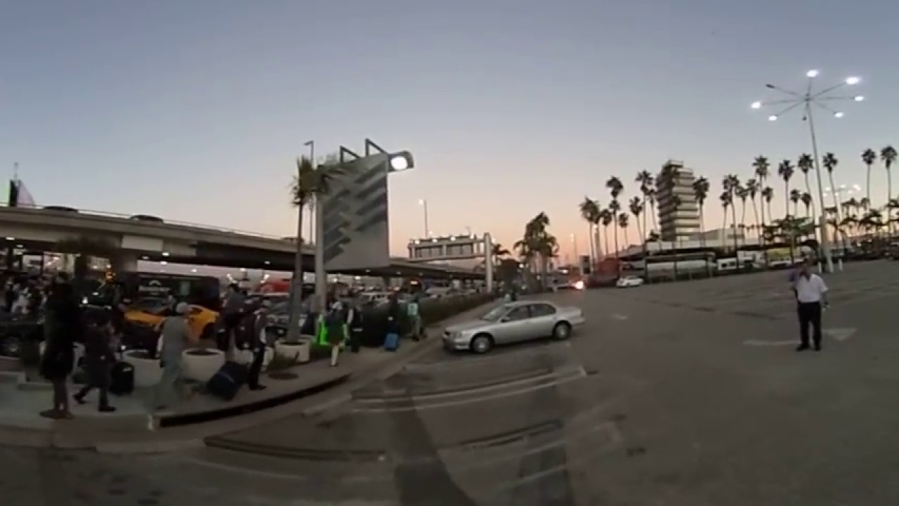 LAX Protest – 360 Video – 01/29/17