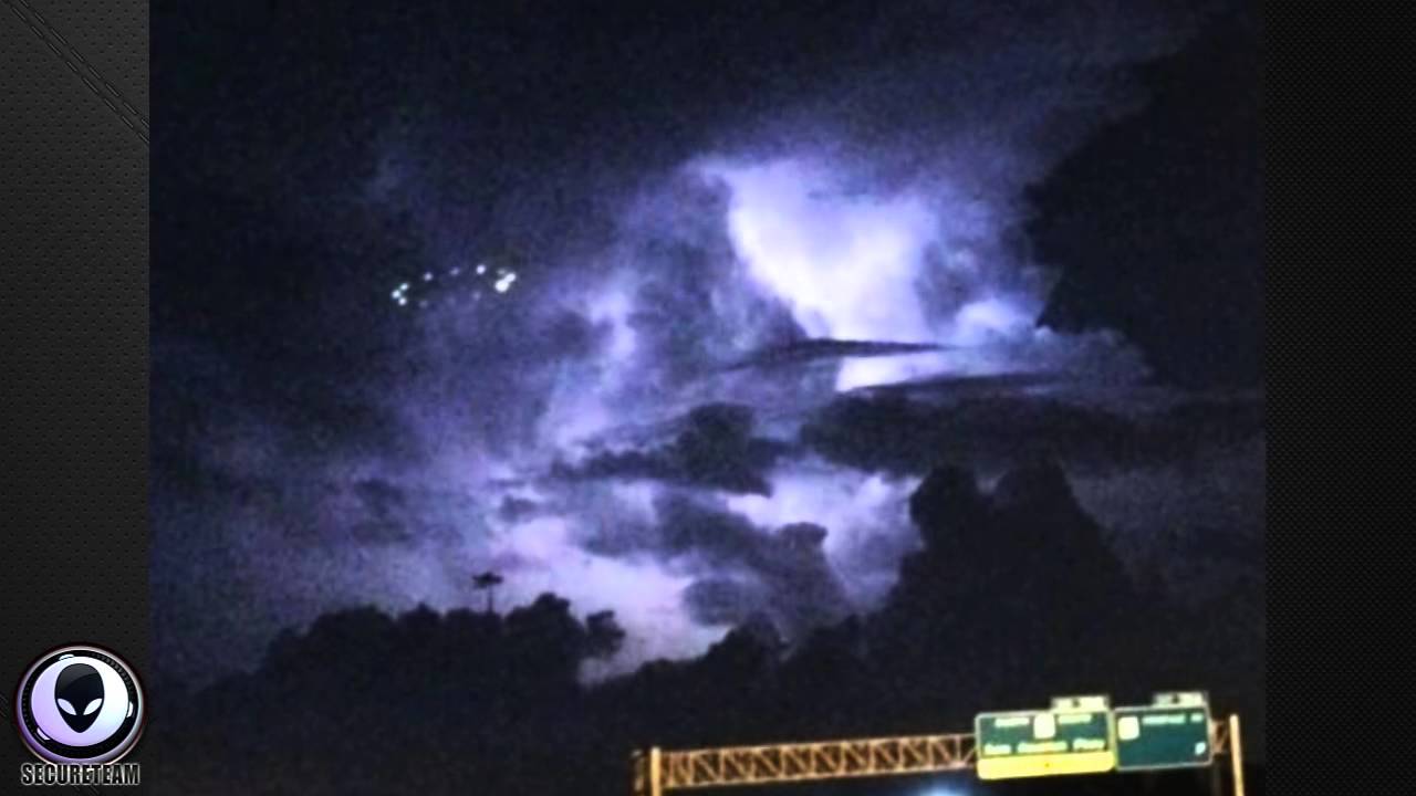8/15/2014 MASS SIGHTINGS OF A LARGE UFO CRAFT OVER TEXAS CONFIRMED!